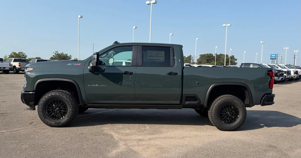 New 2026 Chevrolet Silverado 2500 ZR2 AWD/4WD image 2