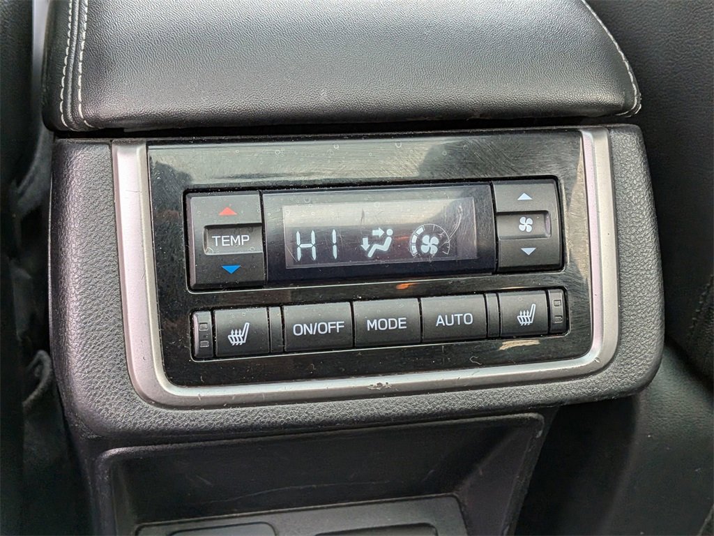 Used 2022 Subaru Ascent Limited w/ Technology Package image 27