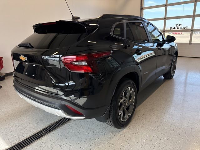 New 2026 Chevrolet Trax LT w/ Driver Confidence Package image 9