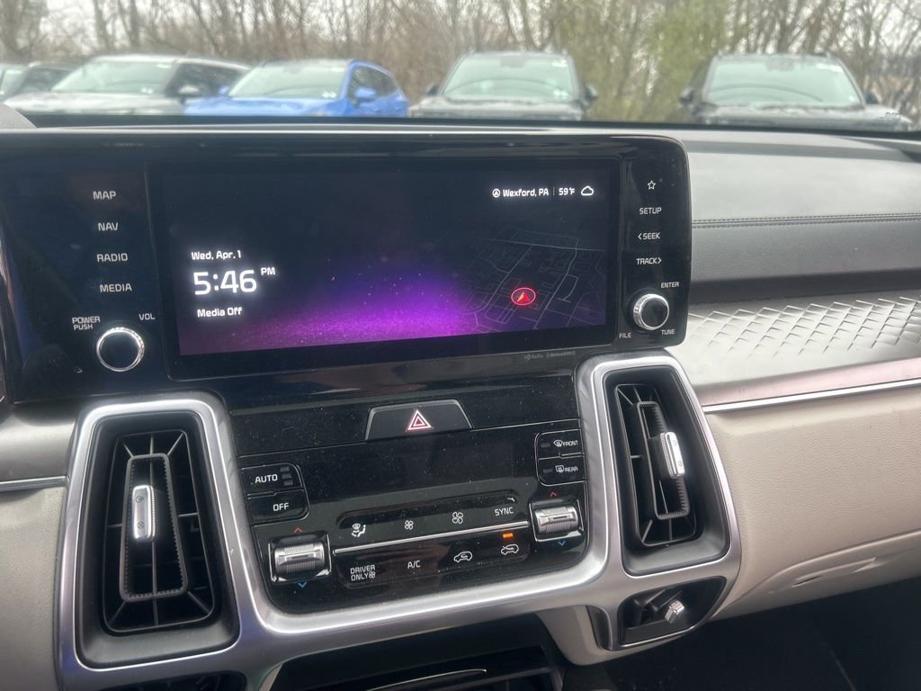 Certified 2024 Kia Sorento EX w/ Panoramic Sunroof Package image 7