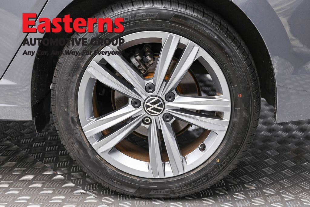 Used 2024 Volkswagen Jetta SE FWD image 9
