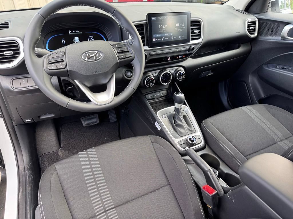 New 2026 Hyundai Venue SEL FWD image 2