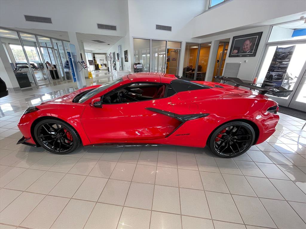 Used 2025 Chevrolet Corvette Z06 image 25