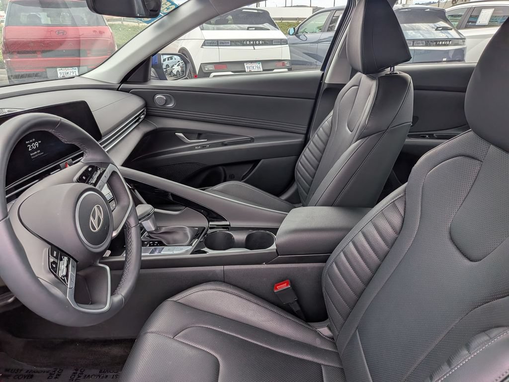 Certified 2026 Hyundai Elantra Limited FWD image 15