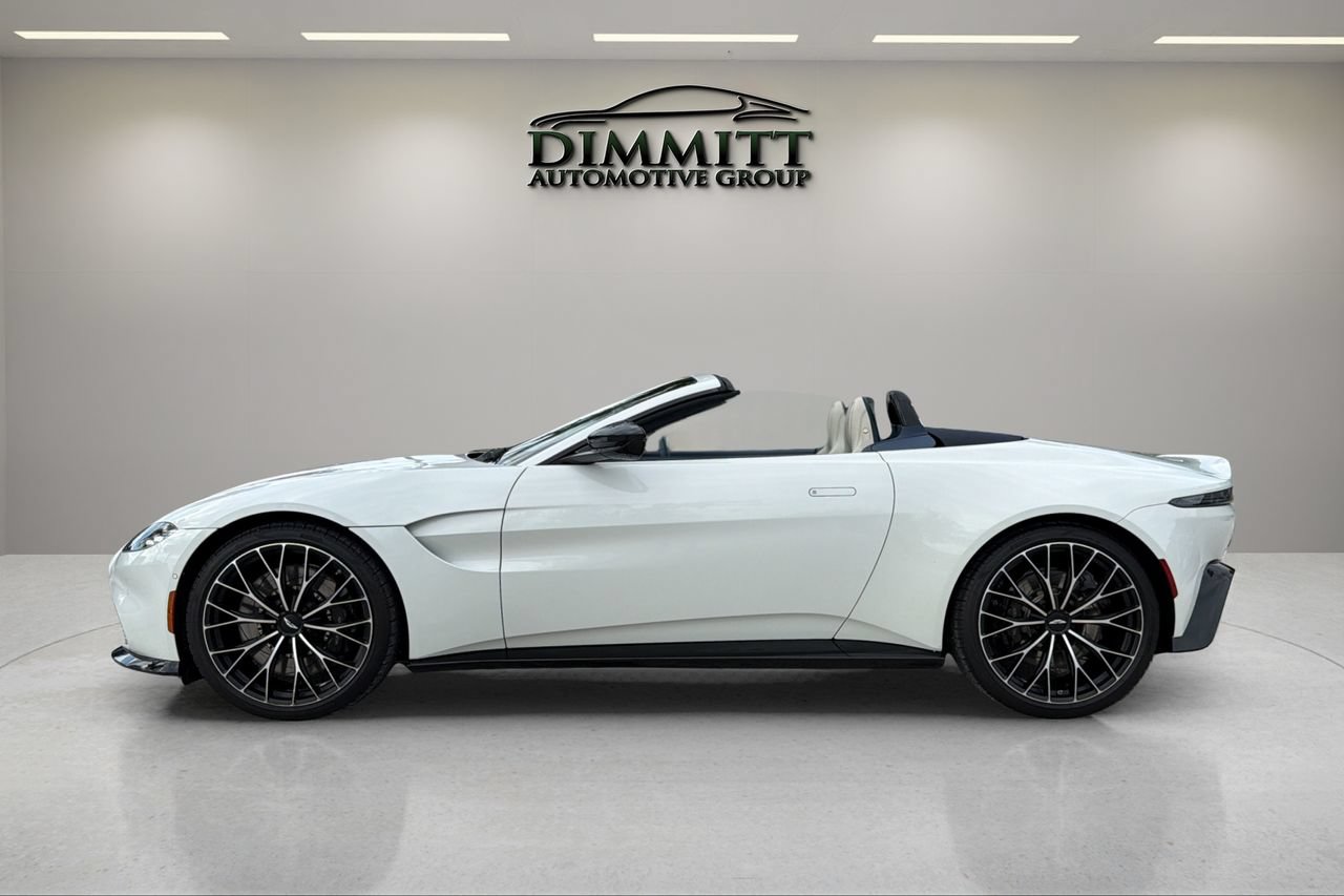 Used 2023 Aston Martin V8 Vantage Roadster RWD image 2