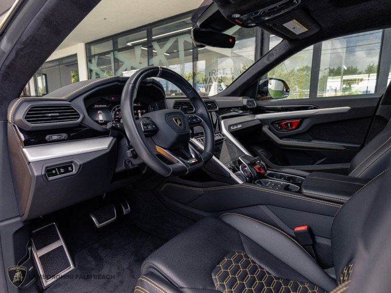 Used 2023 Lamborghini Urus S image 25
