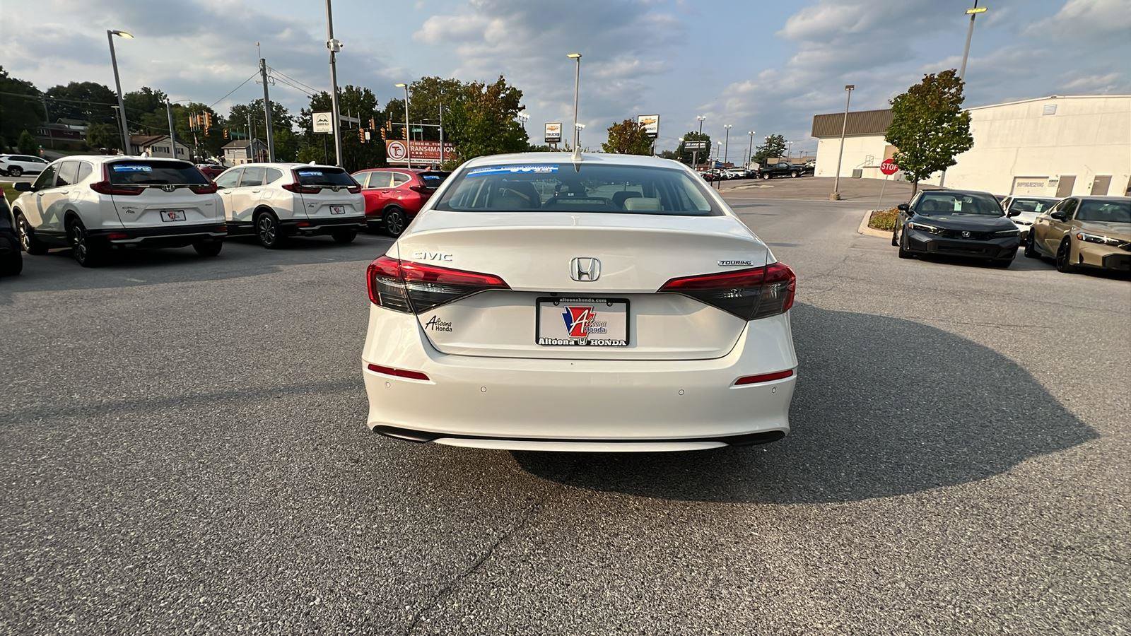 Used 2022 Honda Civic Touring image 5
