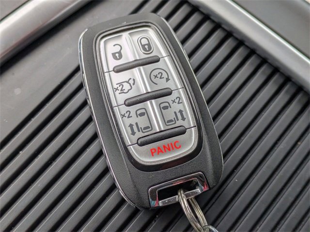 Certified 2024 Chrysler Pacifica Touring-L image 31