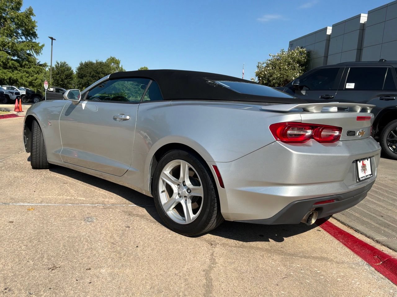 Used 2019 Chevrolet Camaro LT RWD image 13