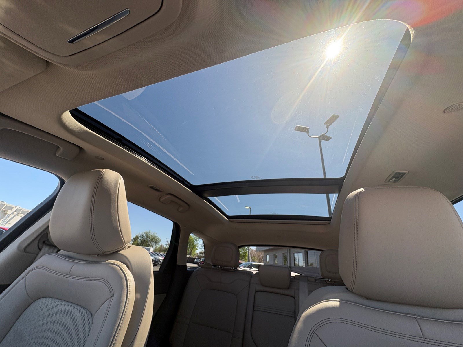 Used 2023 Lincoln Corsair AWD w/ Equipment Group 101A image 15