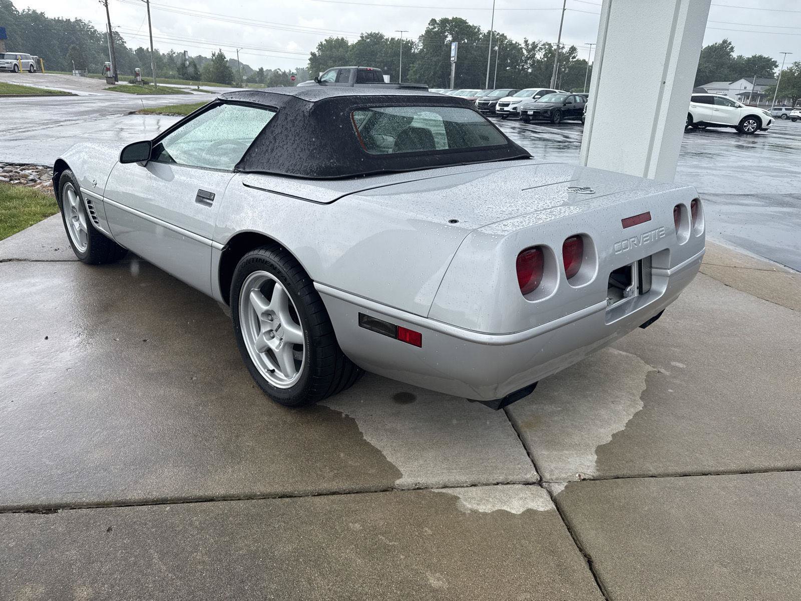 Used 1996 Chevrolet Corvette Convertible RWD image 4