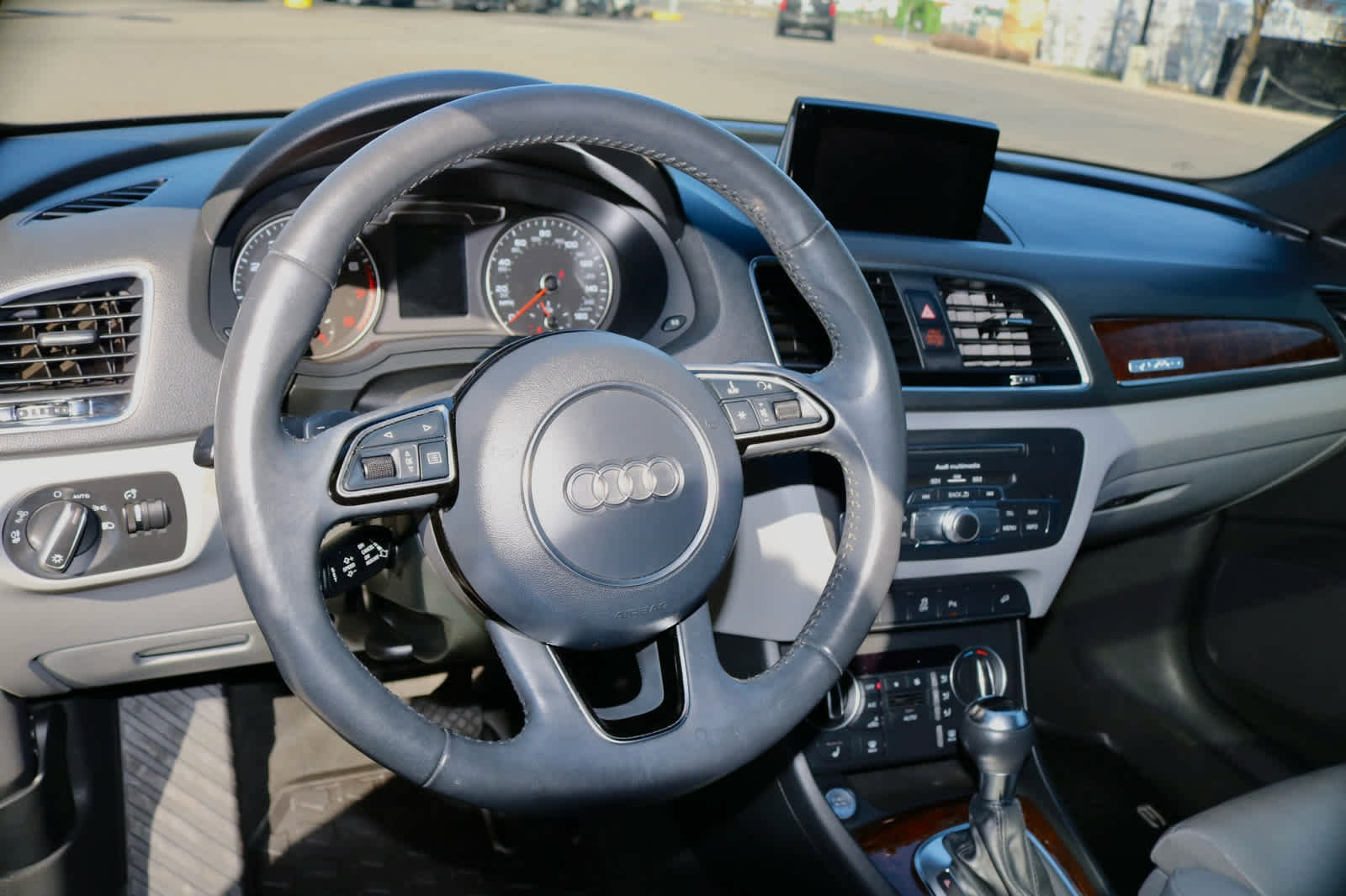 Used 2018 Audi Q3 2.0T Premium Plus w/ Premium Plus Package AWD/4WD image 21