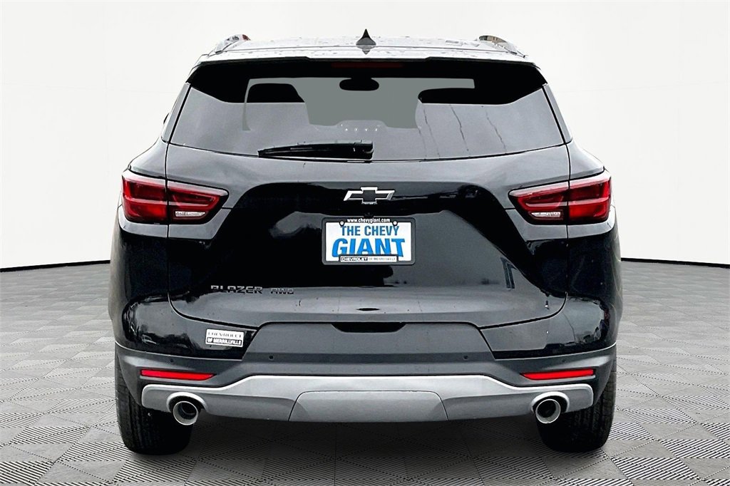 New 2026 Chevrolet Blazer LT w/ LPO, Black Sport Package image 4