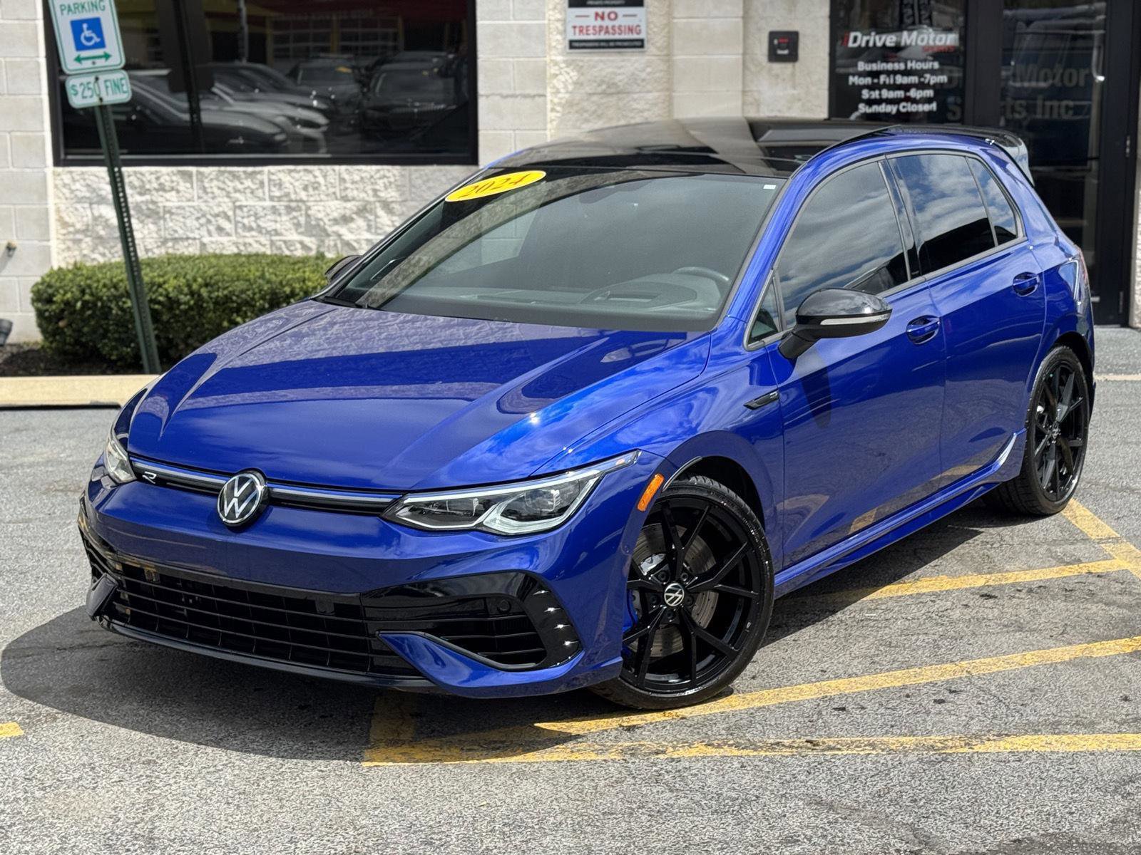 Used 2024 Volkswagen Golf R AWD/4WD image 4
