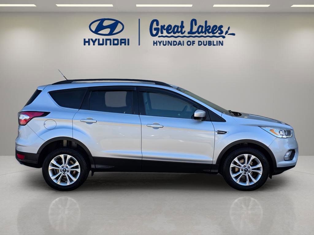 Used 2017 Ford Escape SE w/ Equipment Group 201A image 6