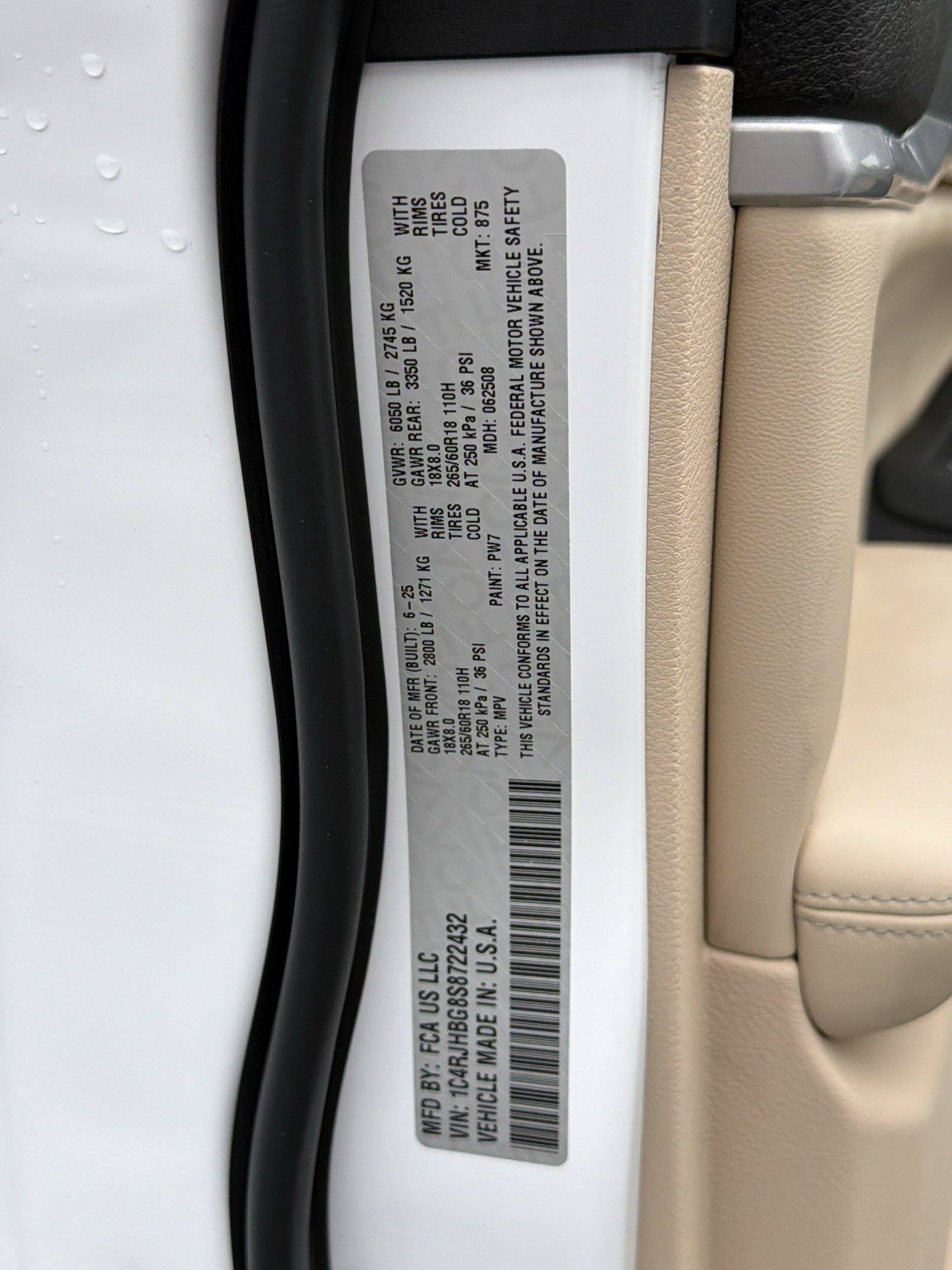 Used 2025 Jeep Grand Cherokee Limited AWD/4WD image 34
