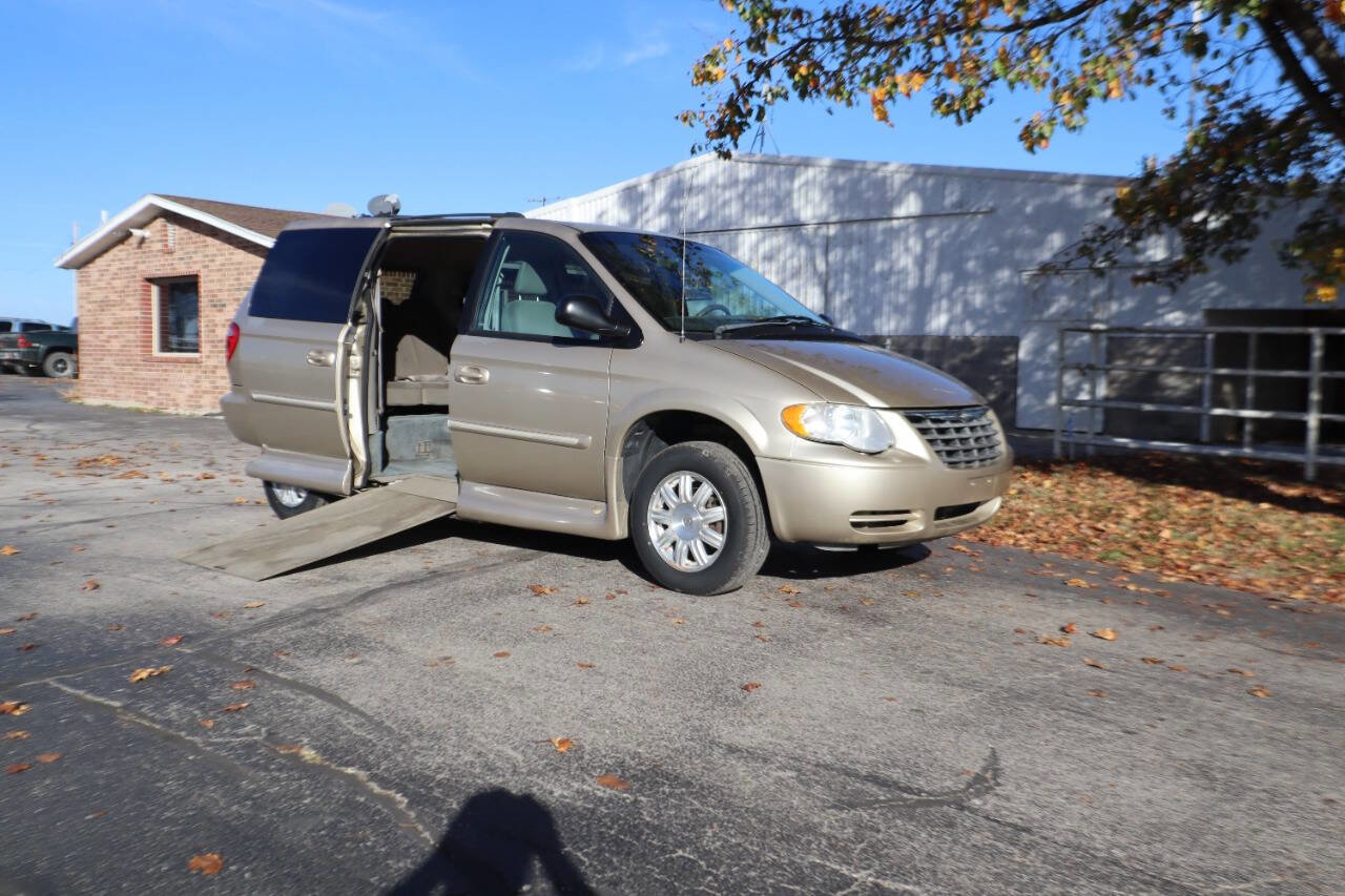 Used 2005 Chrysler Town & Country Touring
