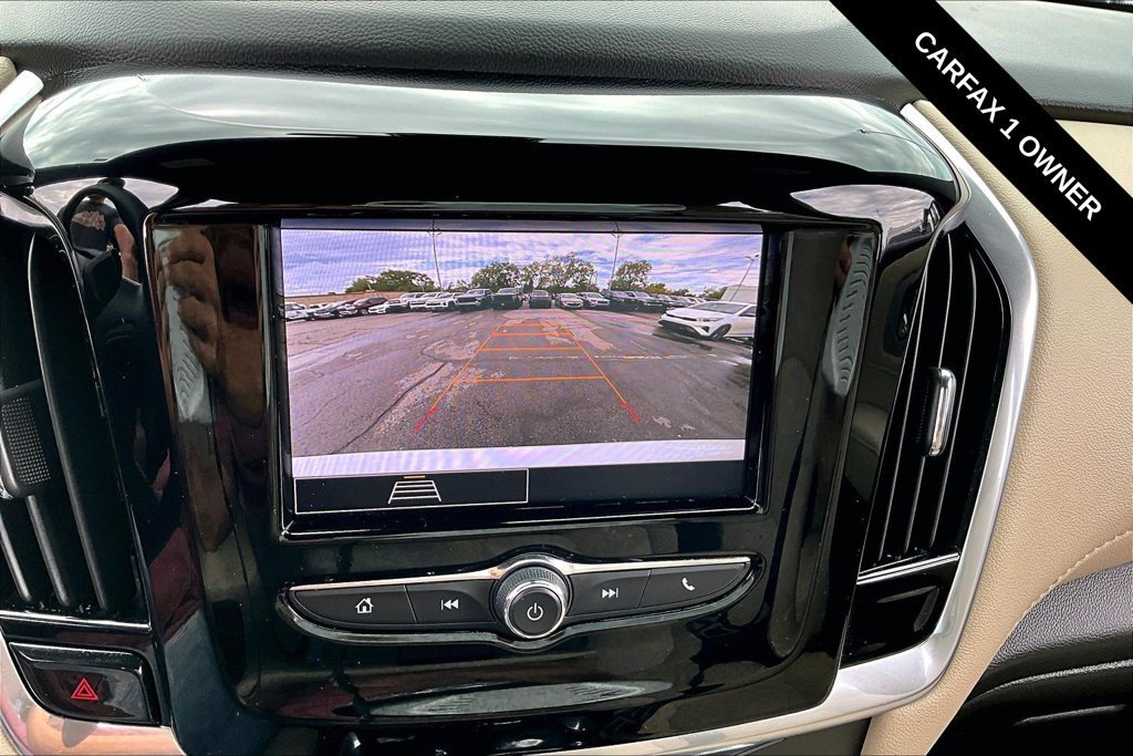 Used 2022 Chevrolet Traverse LS FWD image 9