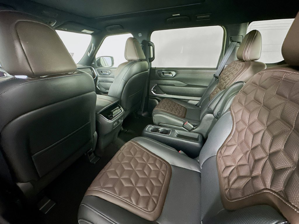 New 2026 Nissan Armada Platinum w/ Accent Package AWD/4WD image 32