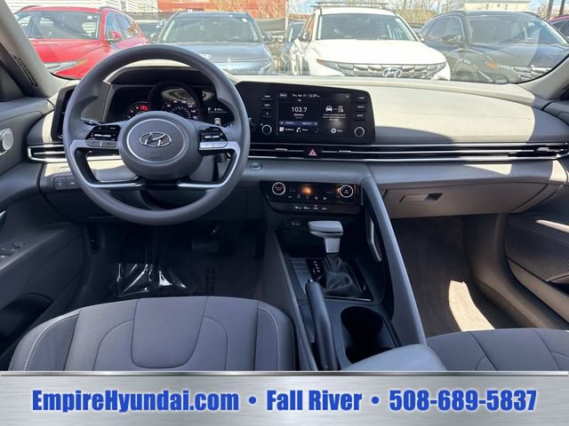 Used 2023 Hyundai Elantra SEL FWD image 12