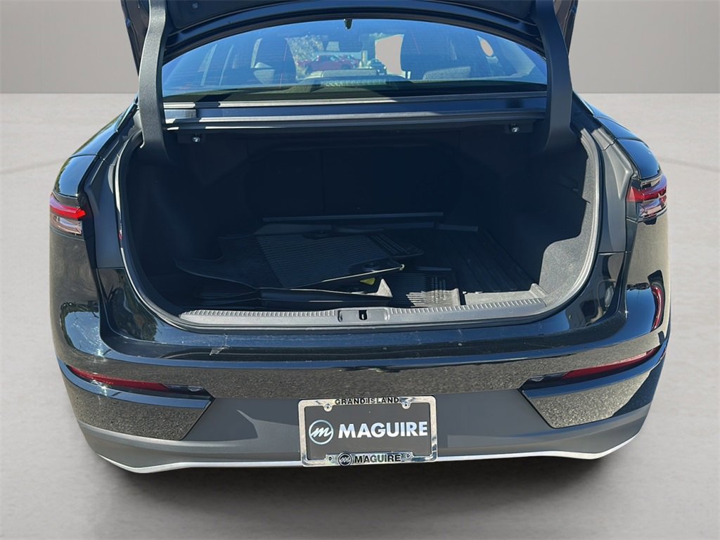 Used 2023 Toyota Crown XLE image 25