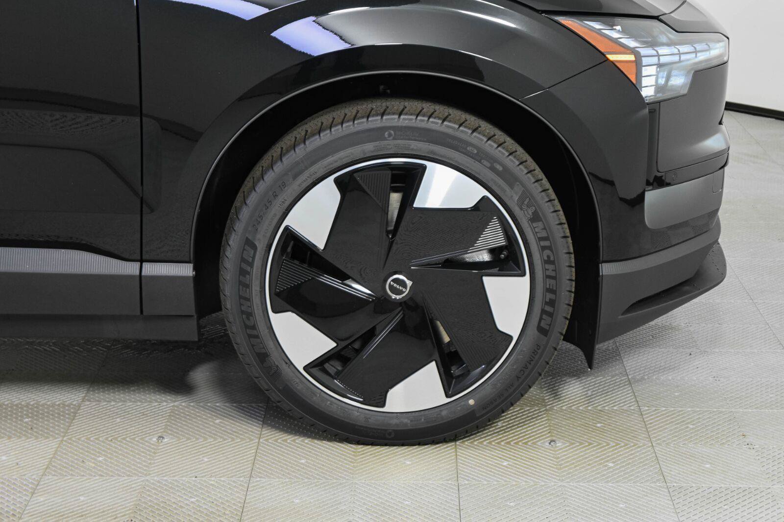 New 2026 Volvo EX30 Plus w/ Protection Package Premier AWD/4WD image 36