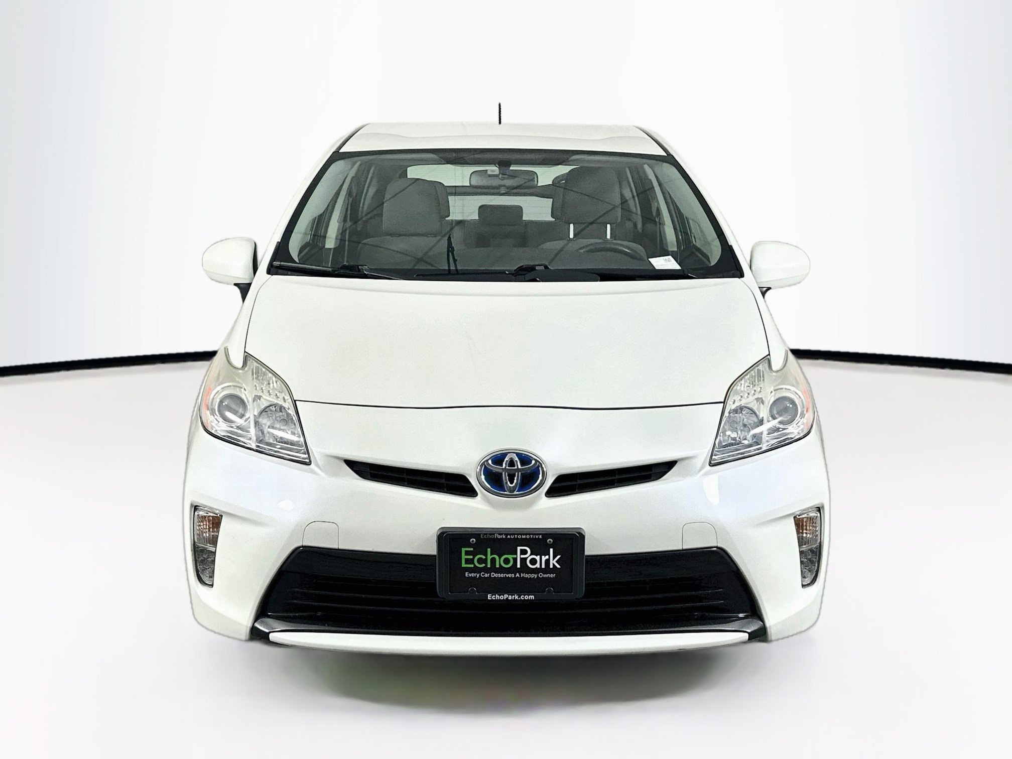 Used 2015 Toyota Prius Two FWD image 2