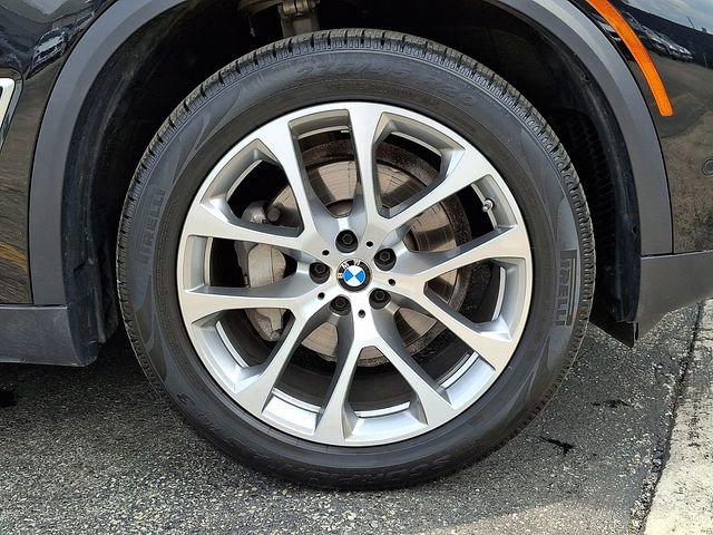 Used 2022 BMW X5 xDrive40i w/ Premium Package AWD/4WD image 12