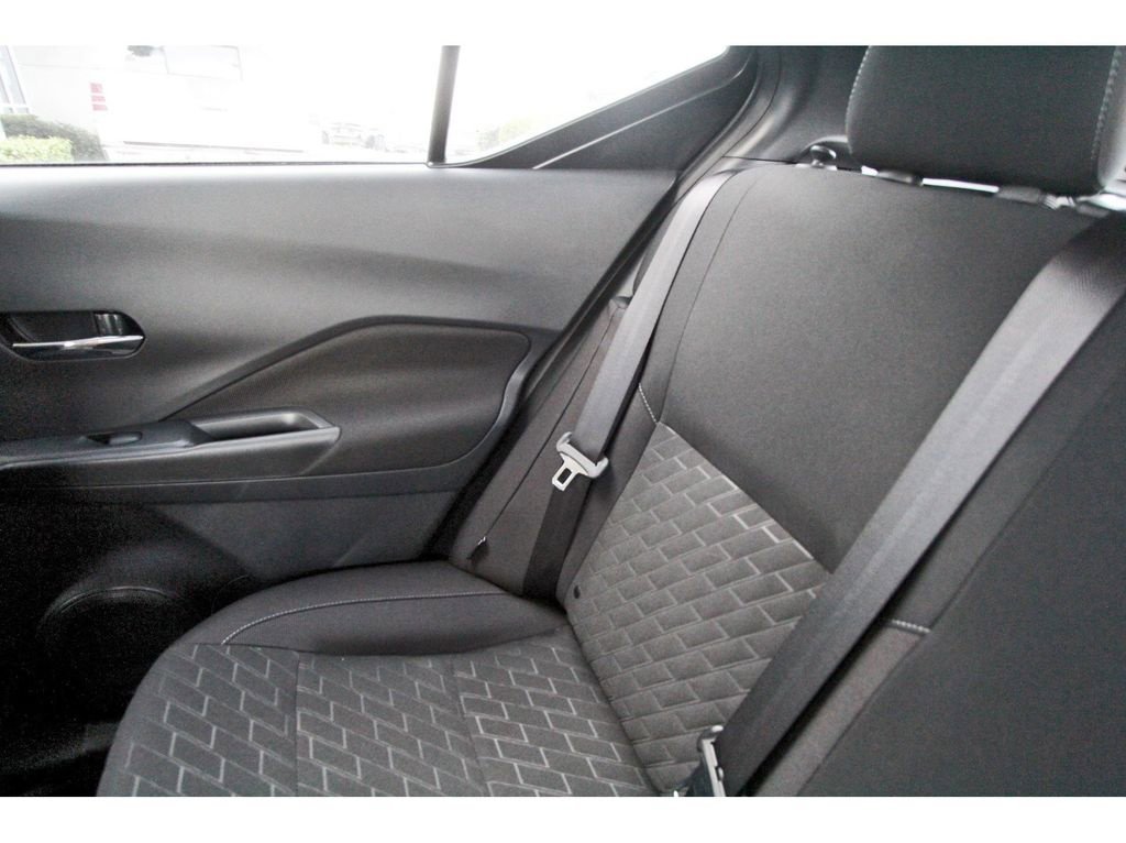 Used 2024 Nissan Kicks SV FWD image 11