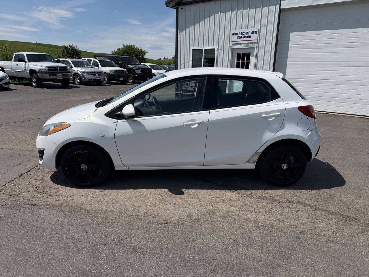 Used 2011 MAZDA MAZDA2 Sport FWD image 3