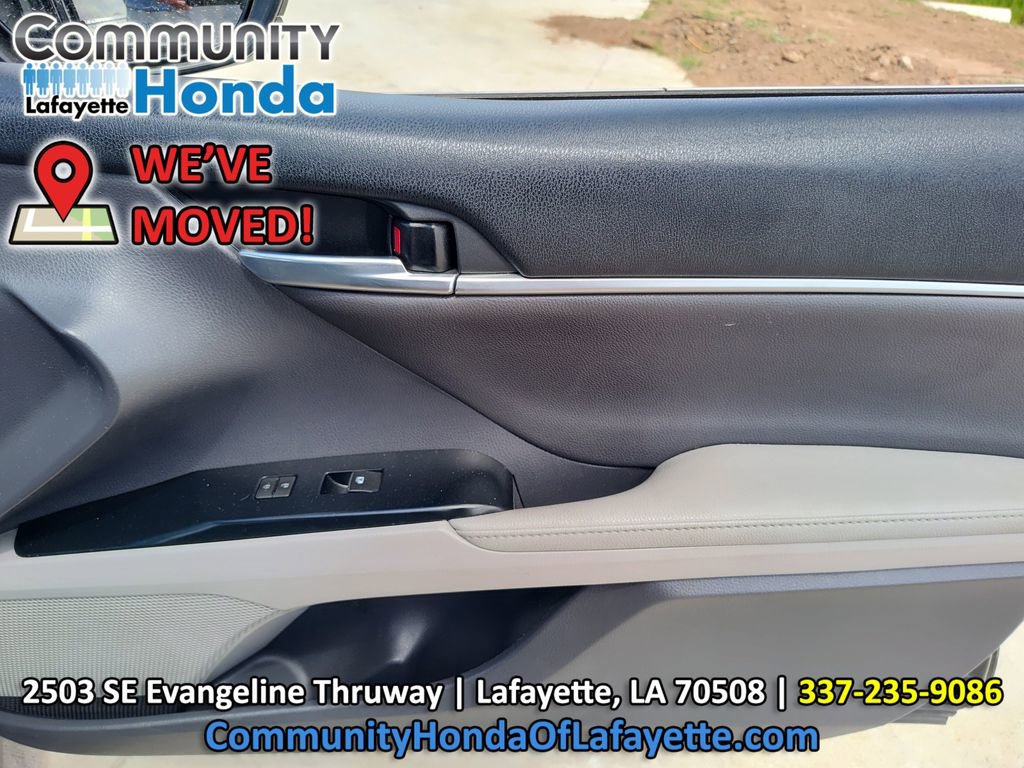 Used 2020 Toyota Camry XSE FWD image 31