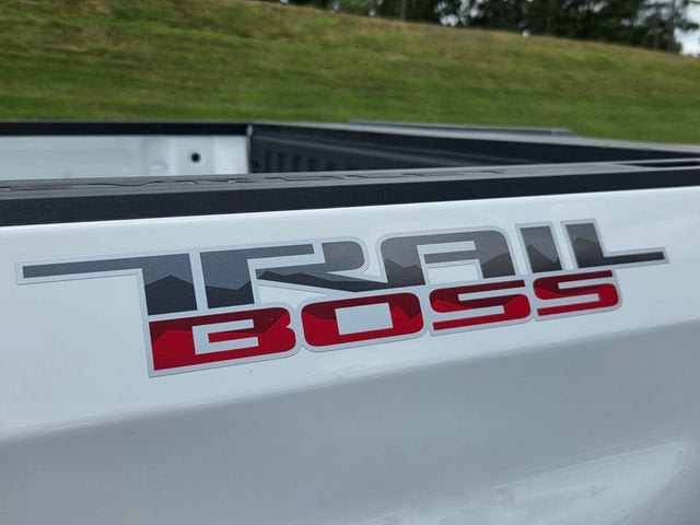 Used 2025 Chevrolet Silverado 1500 LT Trail Boss AWD/4WD image 15
