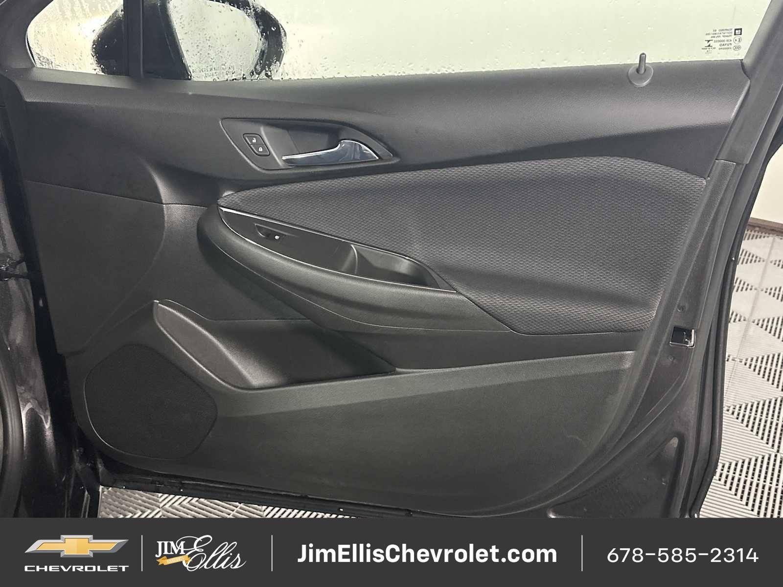 Used 2017 Chevrolet Cruze LT w/ Convenience Package FWD image 17