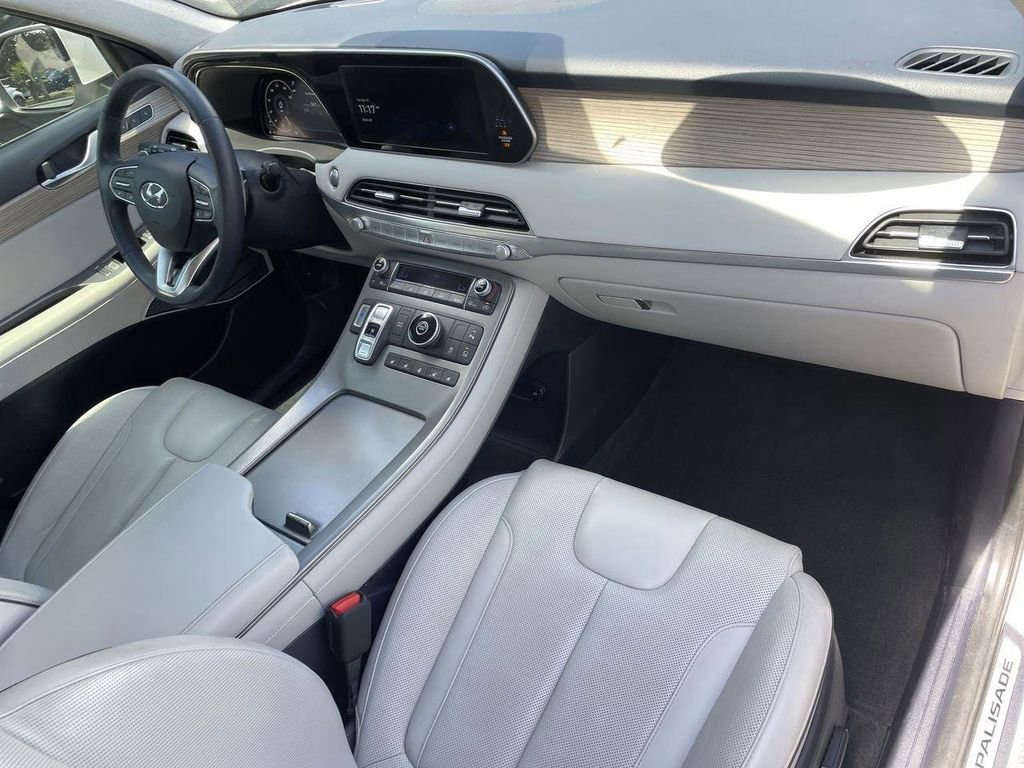 Used 2022 Hyundai Palisade Limited FWD image 13
