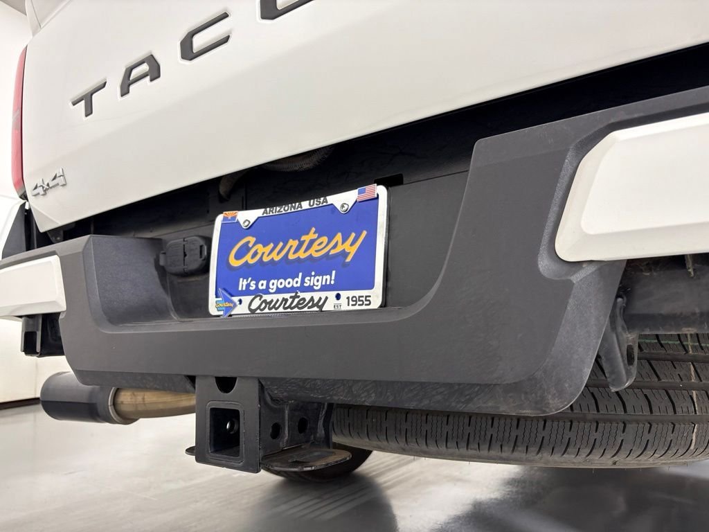 Used 2025 Toyota Tacoma SR5 AWD/4WD image 13