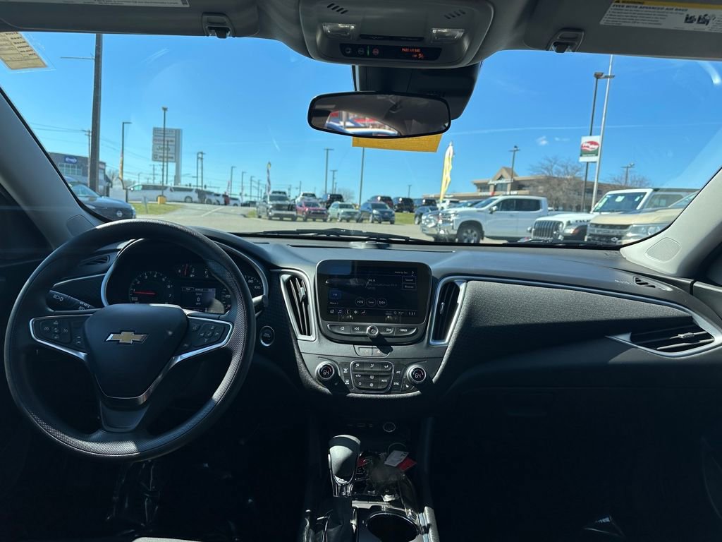 Used 2025 Chevrolet Malibu LT image 13