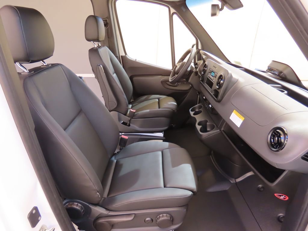 Used 2025 Mercedes-Benz Sprinter 2500 image 20