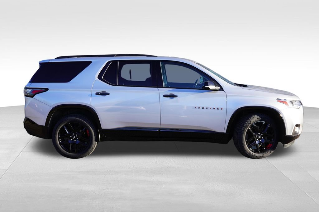 Used 2021 Chevrolet Traverse Premier w/ Redline Edition AWD/4WD image 3