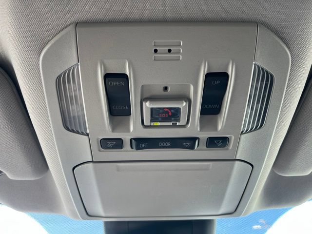 Used 2023 Toyota Highlander XLE AWD/4WD image 21