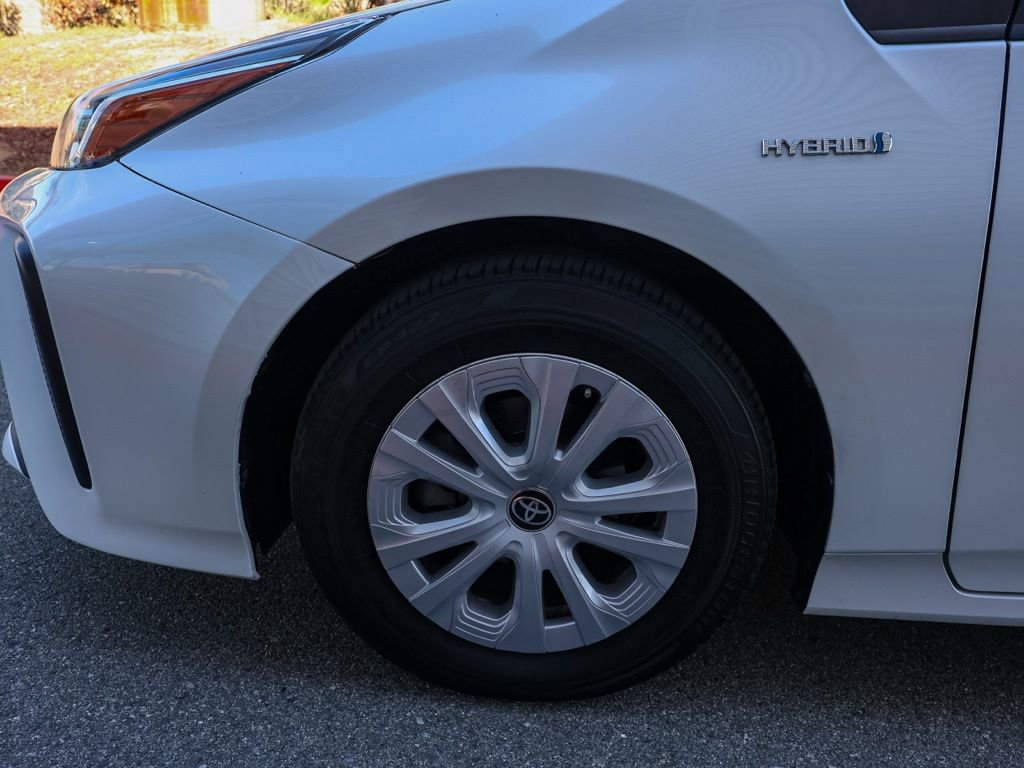 Used 2021 Toyota Prius L Eco image 11