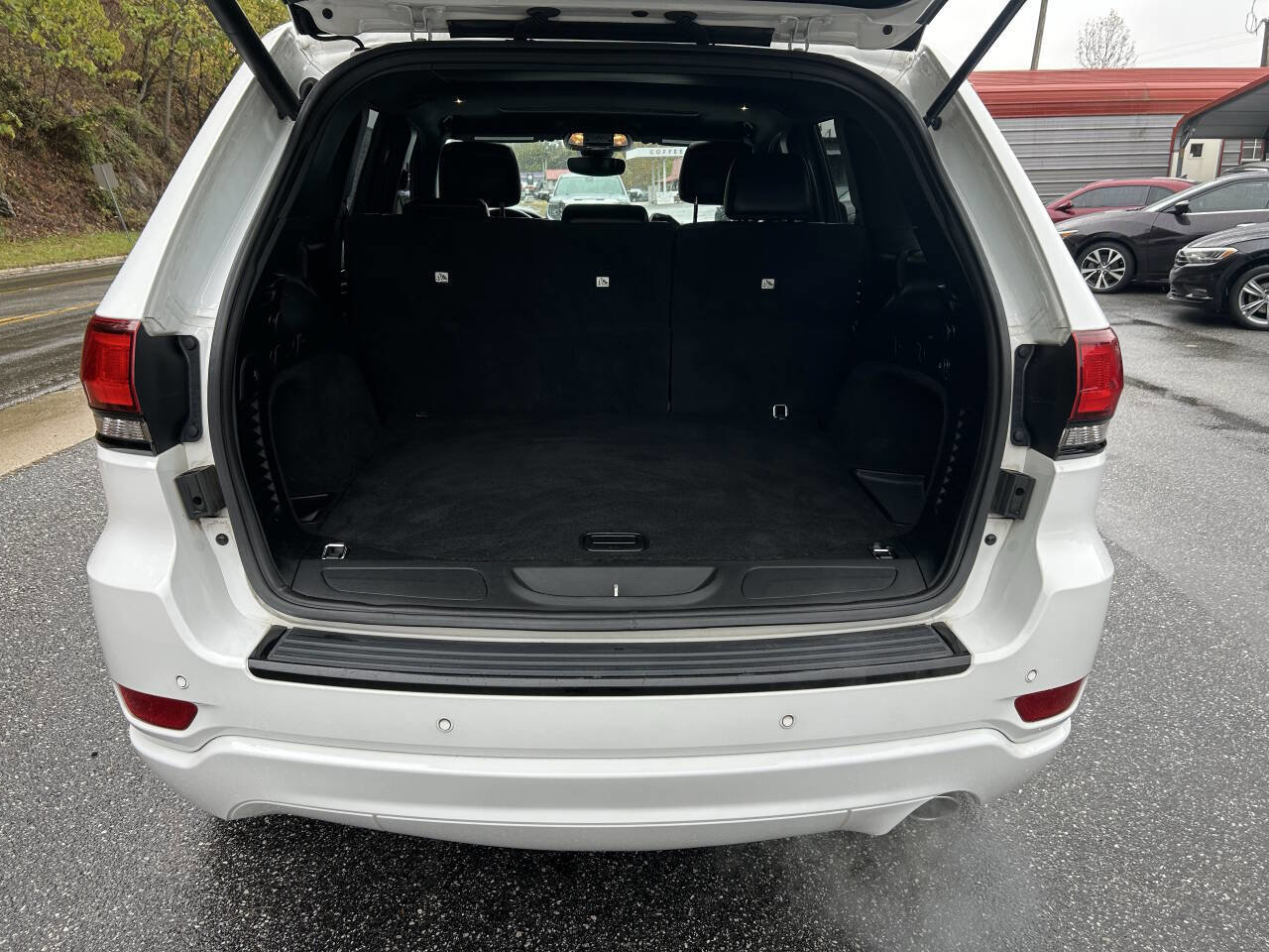 Used 2017 Jeep Grand Cherokee Altitude image 21