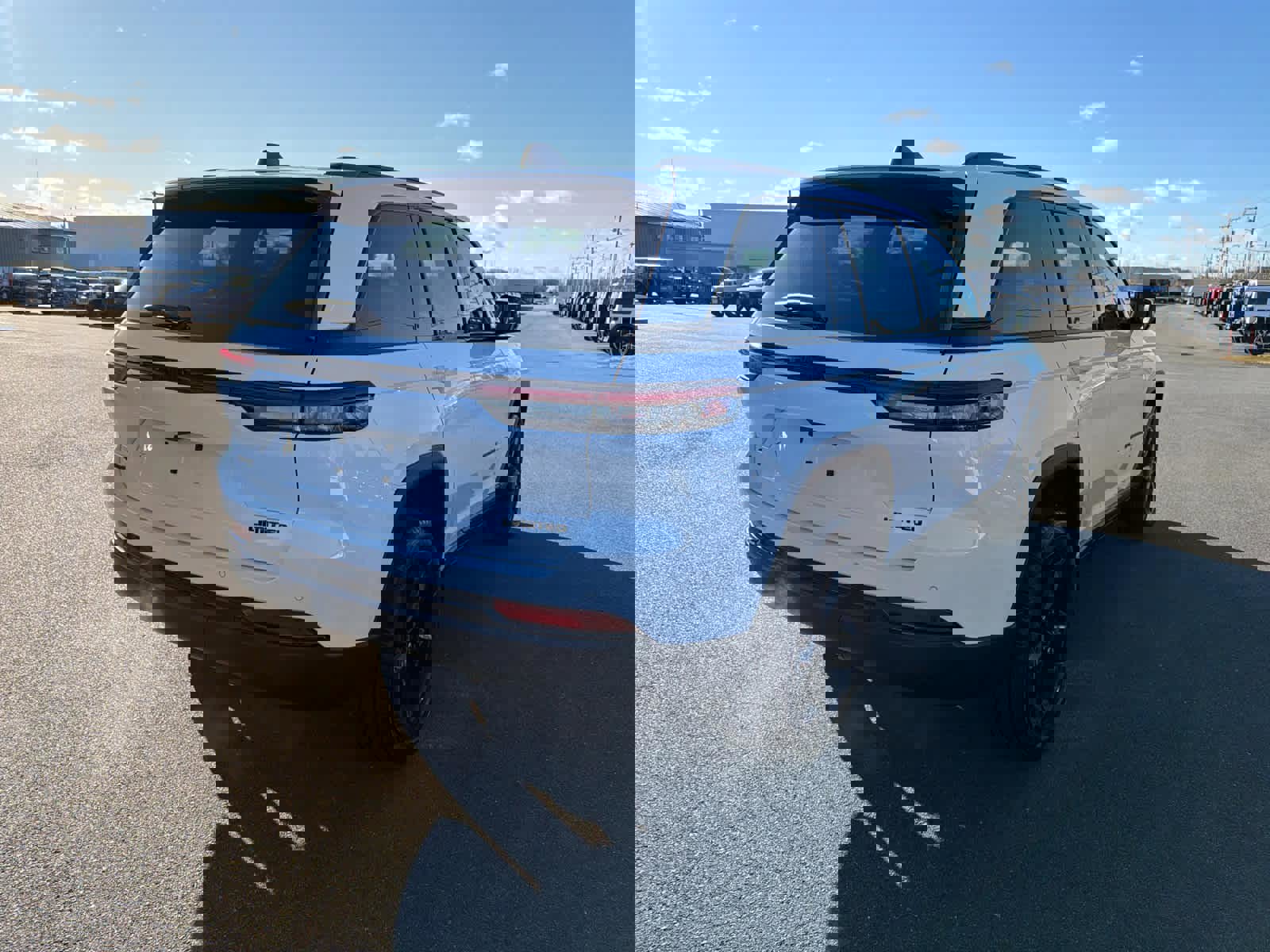 Used 2025 Jeep Grand Cherokee Limited w/ Black Appearance Package image 6