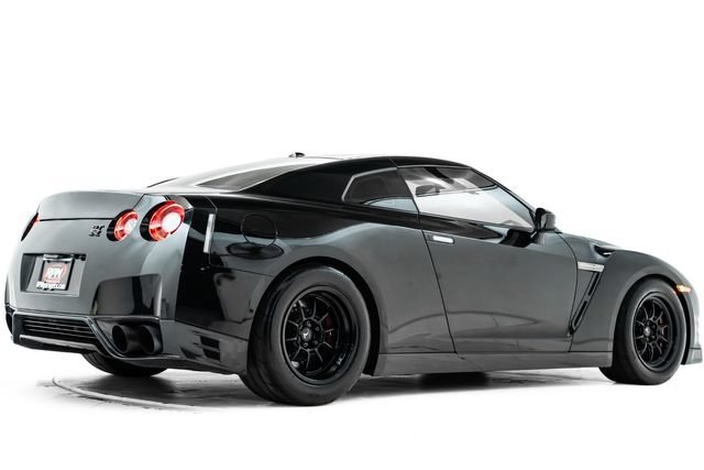 Used 2012 Nissan GT-R Black Edition AWD/4WD image 4