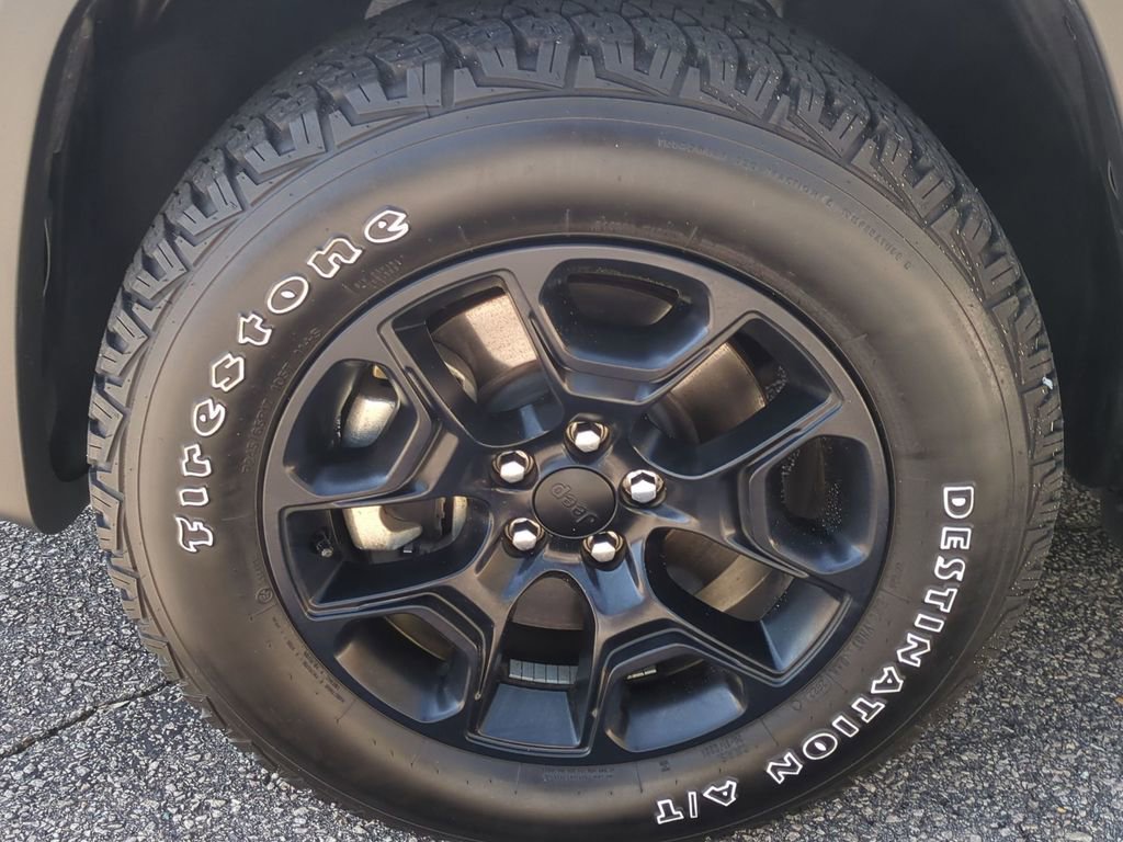 Used 2022 Jeep Cherokee Latitude w/ Sun & Sound Group image 10