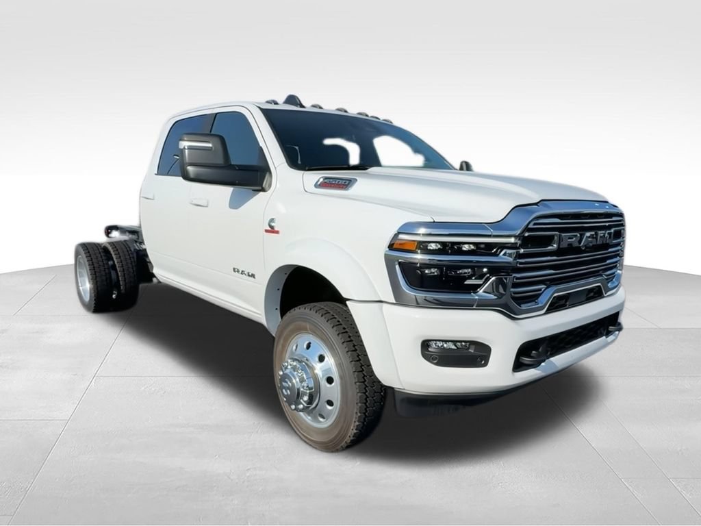 New 2026 RAM 4500 4x4 Crew Cab DRW w/ Laramie Trim Package image 2