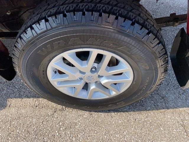 Used 2018 Nissan Frontier SV image 29