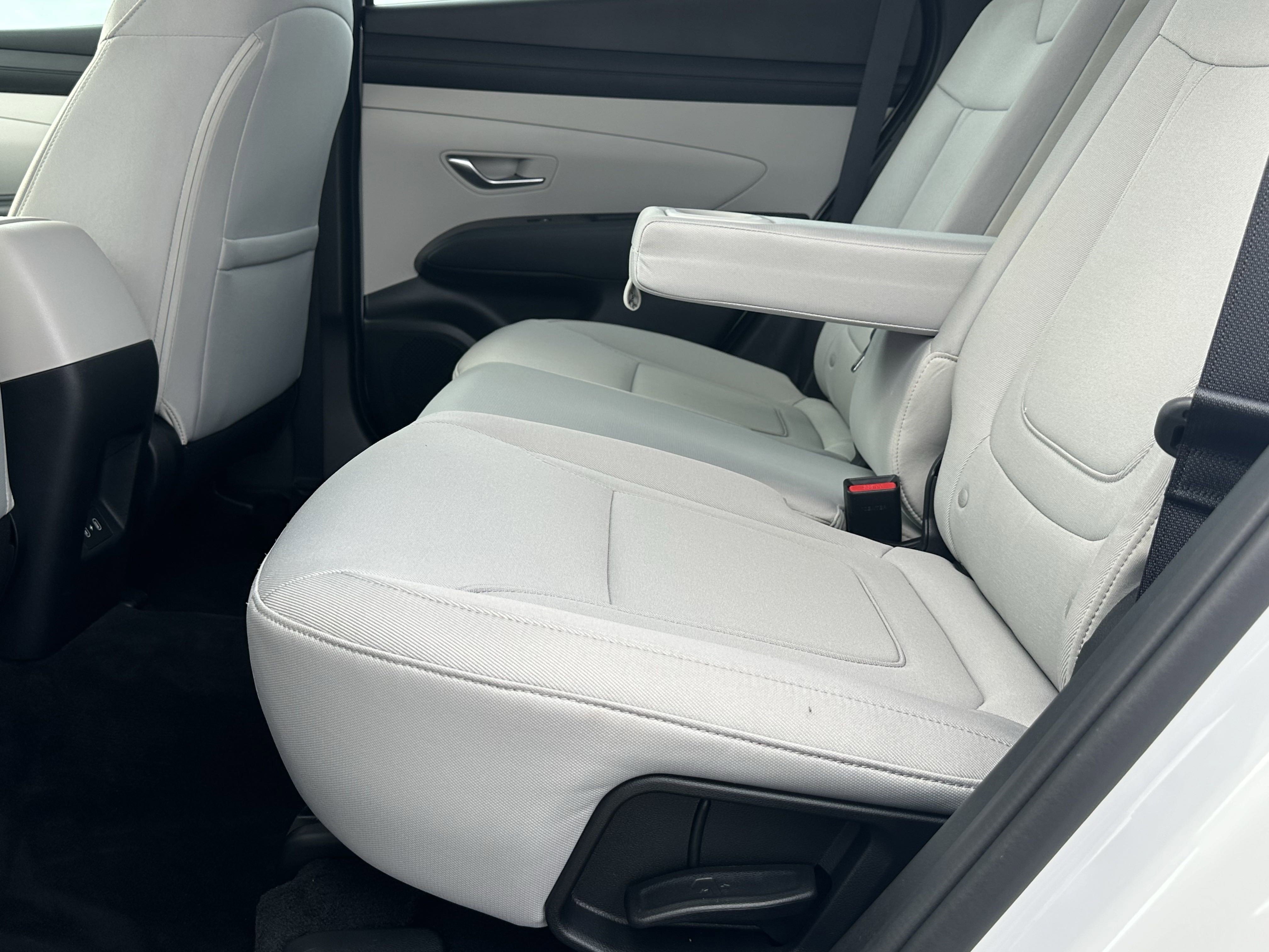 Used 2025 Hyundai Tucson SE image 21