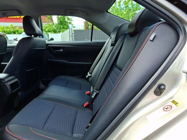 Used 2015 Toyota Camry SE FWD image 10