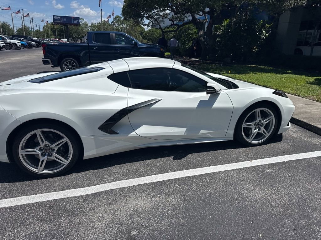 Used 2024 Chevrolet Corvette Stingray Preferred Cpe w/ Battery Protection Package RWD image 11