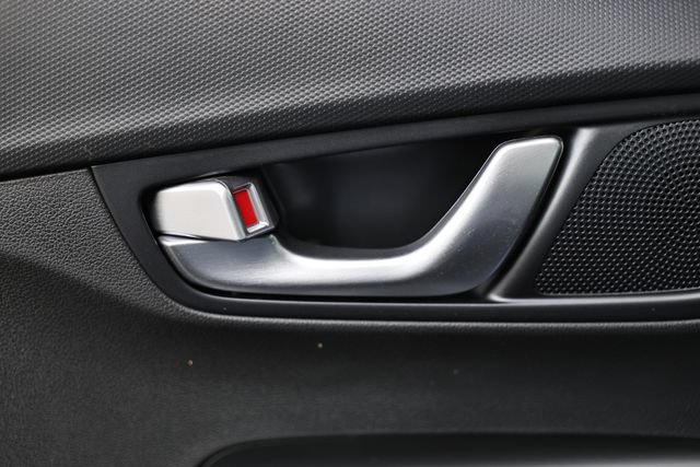 Used 2023 Hyundai Kona SE FWD image 16